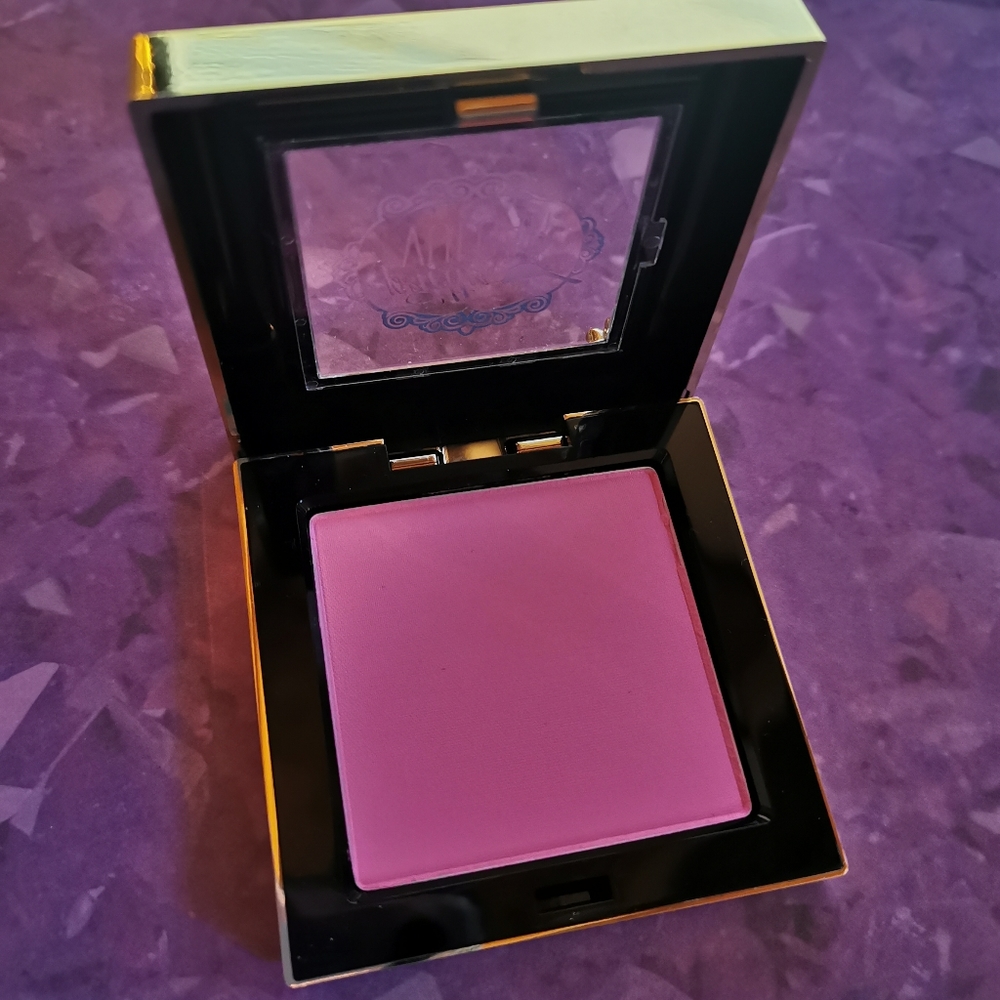 Pretty Vulgar Blush